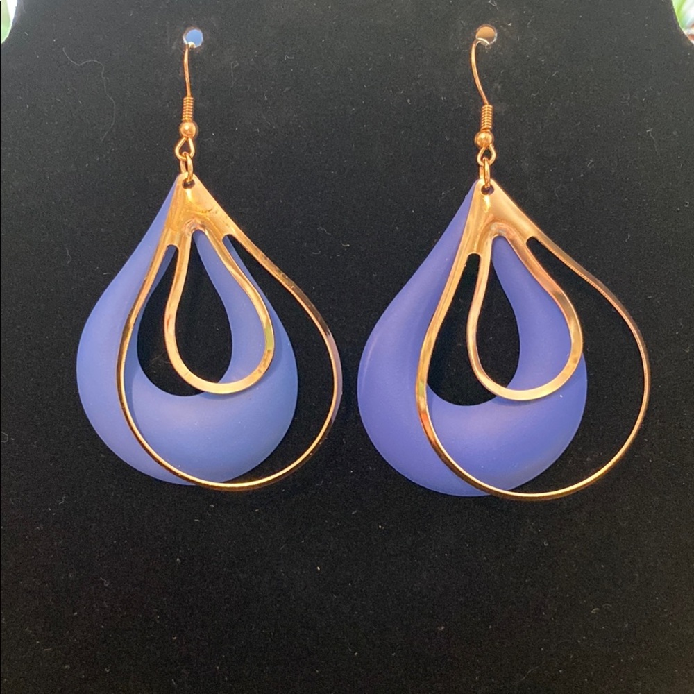 Elegant Gold and Blue Teardrop Earrings - Picture 2 of 2